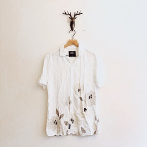 Hollister Men's White Floral Casual Button Down Shirt Small